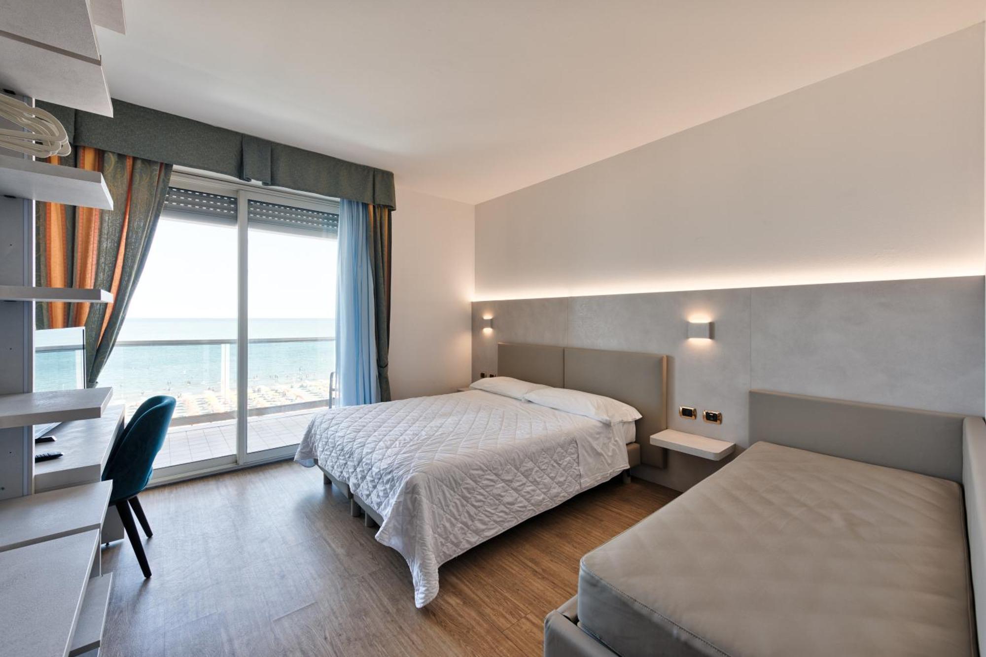 Hotel Columbus Lignano Sabbiadoro Eksteriør billede